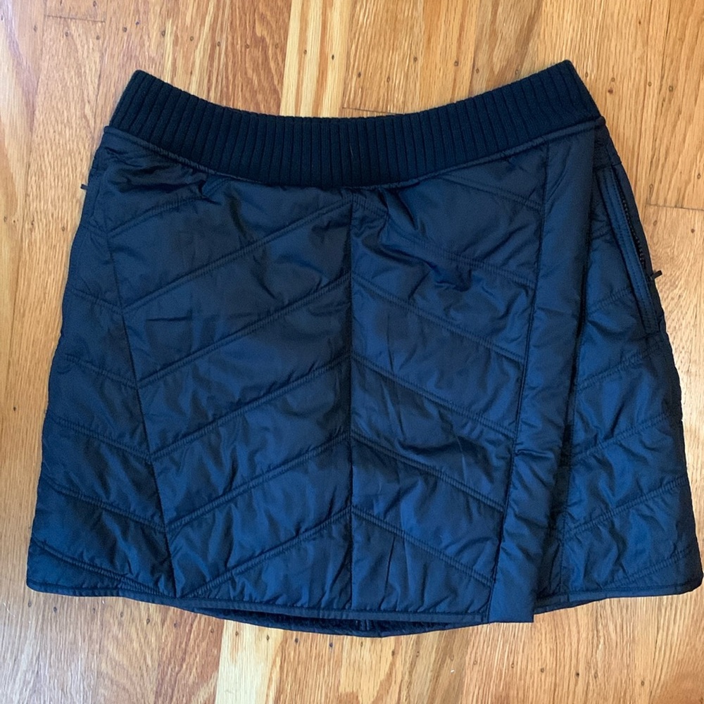 Prana quilted puffer skirt, black, size medium